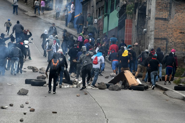 Manifestantes bloquean rutas en Honduras en protesta por reelección presidencial