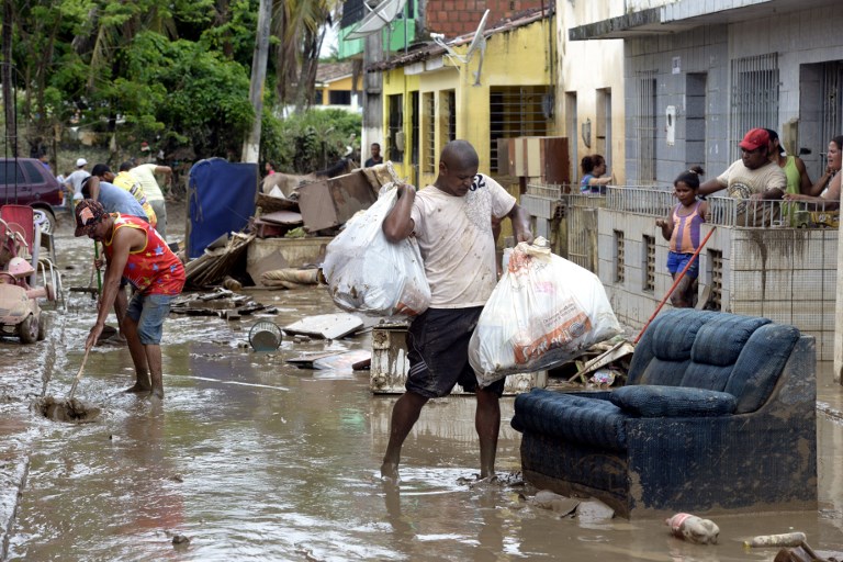 Inundaciones obligan a miles a dejar sus casas en Brasil