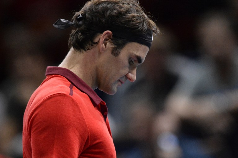 Djokovic avanza a semifinales del Masters de París, Federer eliminado