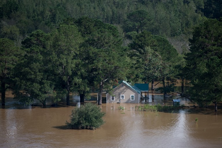Florence deja al menos 31 muertos y graves inundaciones en EEUU