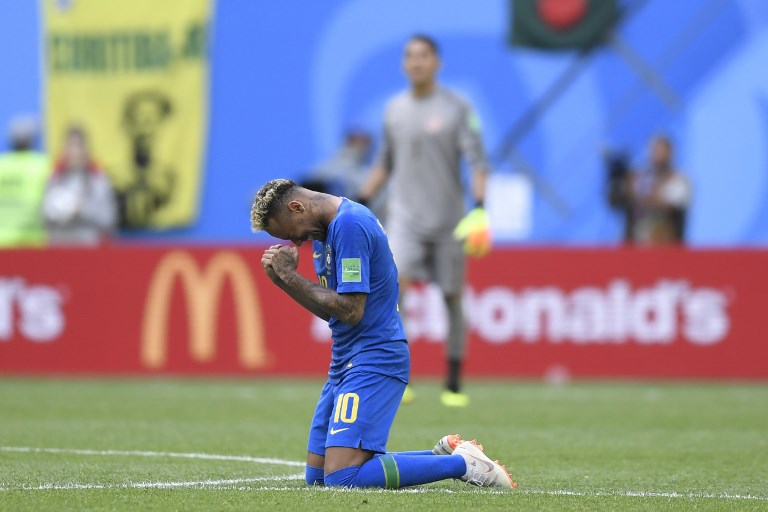Neymar celebra gol y triunfo con mensaje a sus críticos