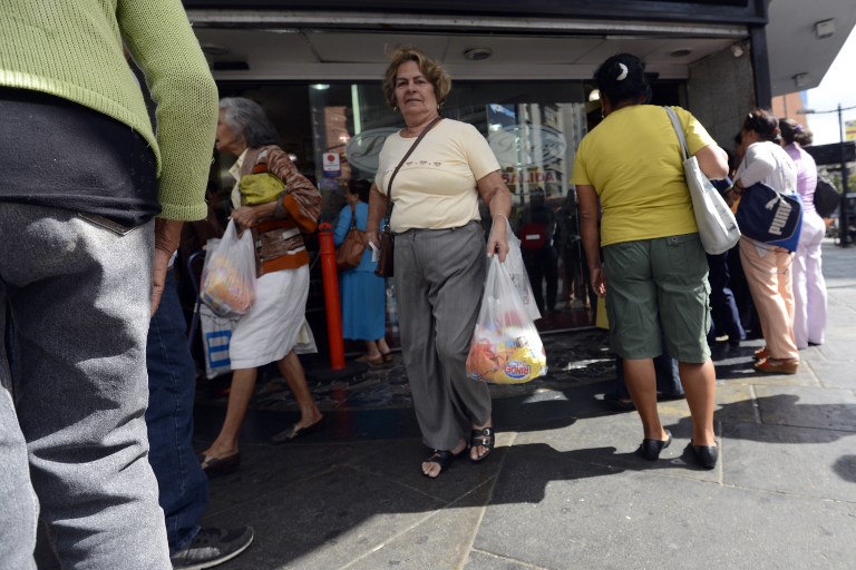 Maduro ordena tomar acciones contra otra cadena de tiendas y detener a dueños