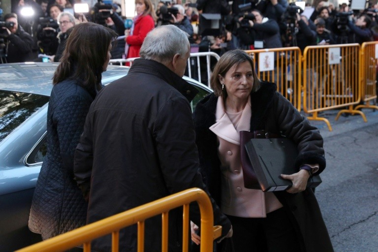 Presidenta del Parlamento catalán, Carme Forcadell, pagó $150 mil de fianza