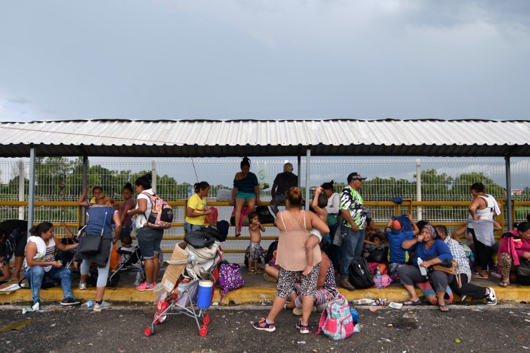 Migrantes siguen camino por México pese a riesgo