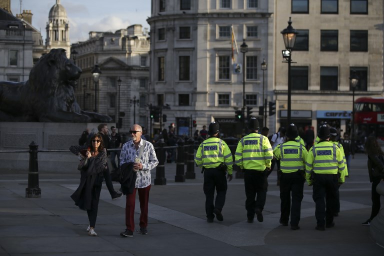 Reino Unido eleva a crítico nivel de alerta y despliega más policías y militares en las calles