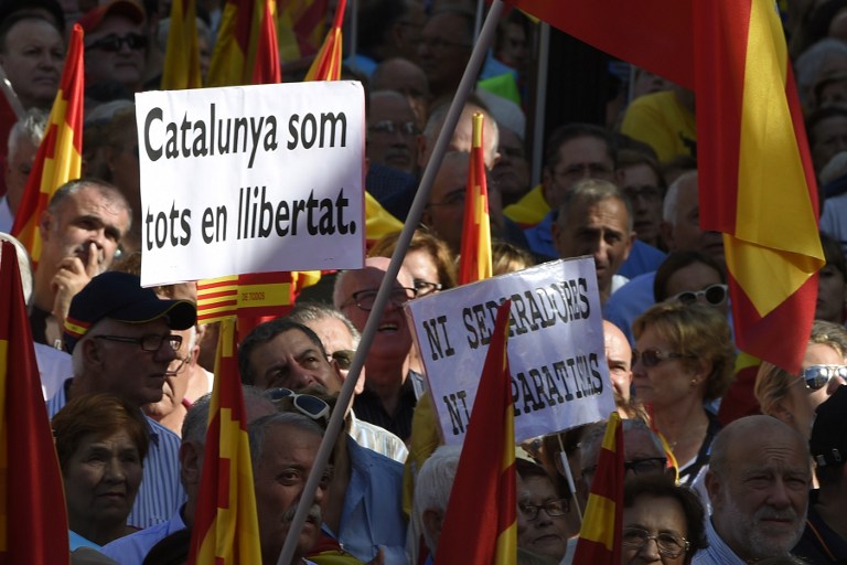 Miles de catalanes se manifiestan en contra de la independencia