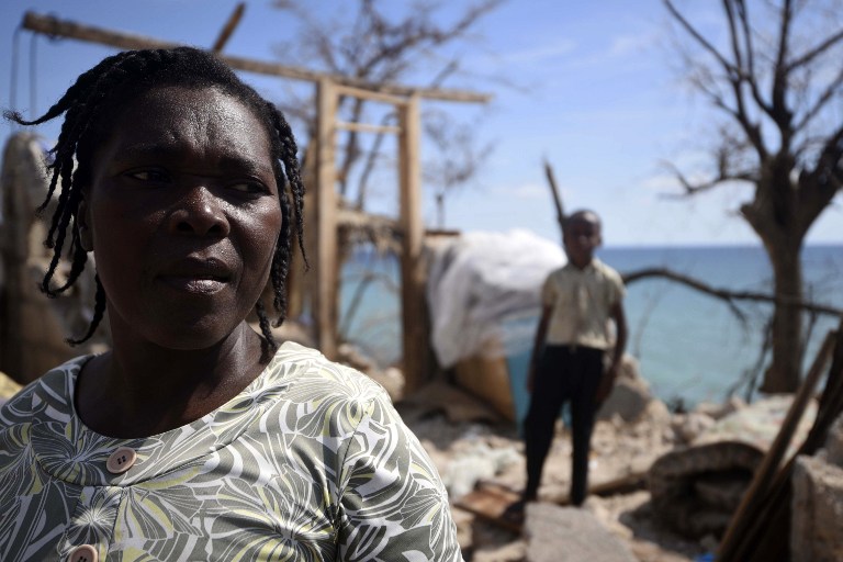 EE.UU. detuvo momentáneamente deportación de haitianos por huracán Matthew
