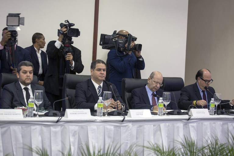 Negociación entre Gobierno de Venezuela y oposición se reanudará en enero