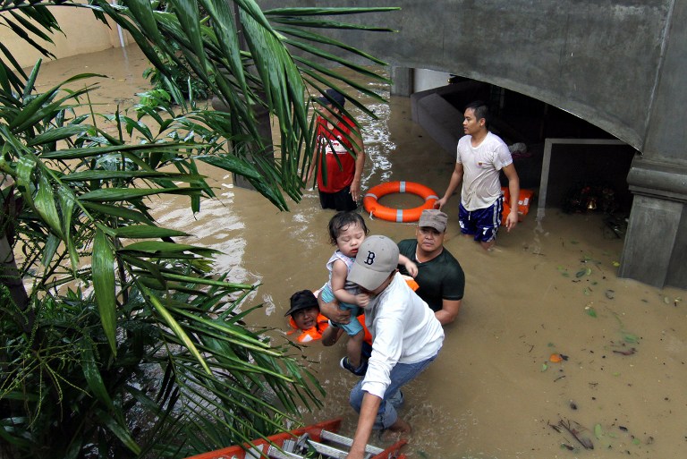 Miles de personas evacuadas por inundaciones en Filipinas