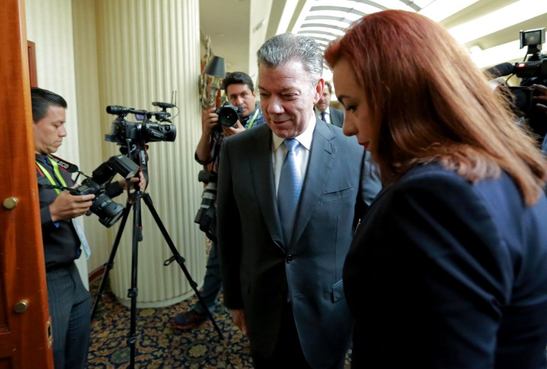 Canciller Espinosa se reúne con presidente Santos en Lima