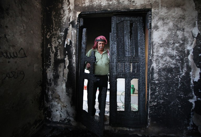 Colonos israelíes incendian mezquita de Cisjordania en presunta venganza