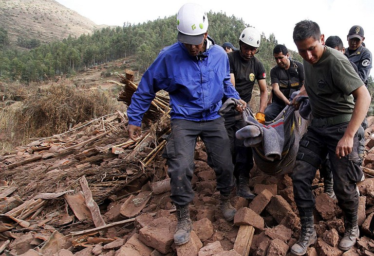Perú distribuye ayuda por terremoto en Cusco y declara la zona en emergencia