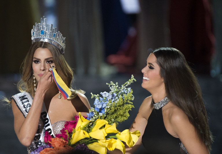 Santos envía mensaje a Miss Colombia tras confusión del Miss Universo