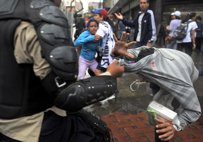 Enfrentamientos en oeste de Venezuela dejan heridos y detenidos