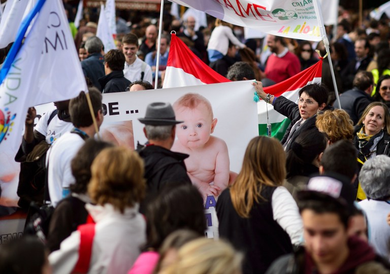 Miles de personas desfilan en Madrid para erradicar el aborto