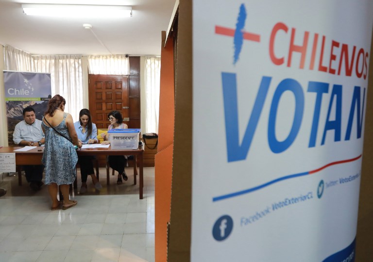 Cierran las mesas de votación y dan primeras cifras en elecciones generales de Chile