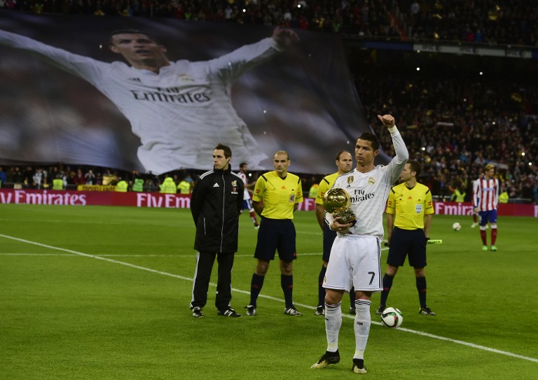 Ovación en el Bernabéu para Cristiano y su Balón de Oro