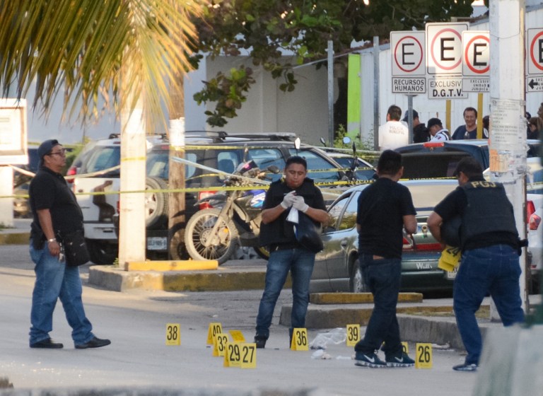 Un funcionario muere en ataque a balneario mexicano de Cancún