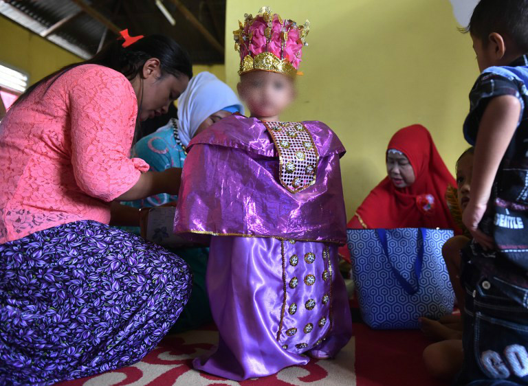 La mutilación genital, pesadilla de las niñas en Indonesia