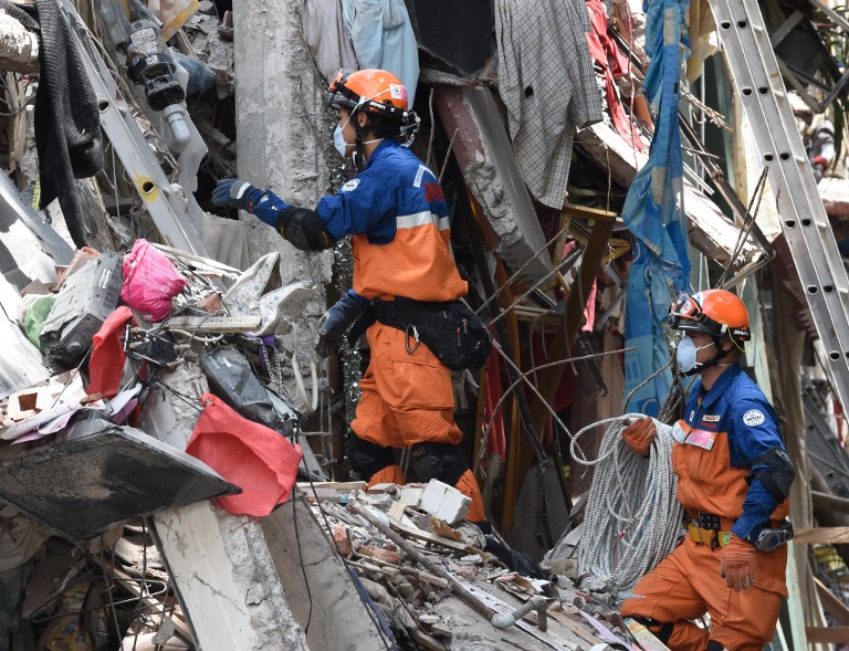 Se eleva a 286 la cifra de fallecidos tras terremoto en el centro de México