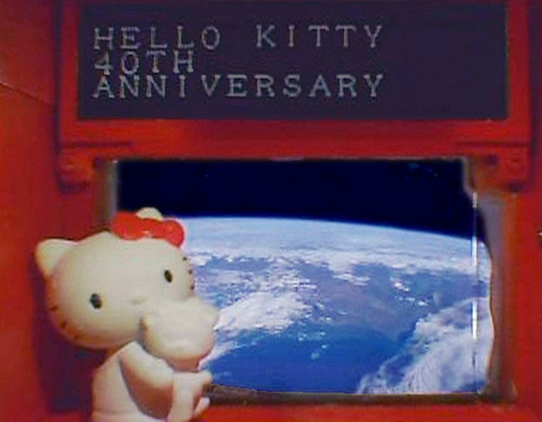 Hello Kitty se regala un paseo espacial para sus 40 años