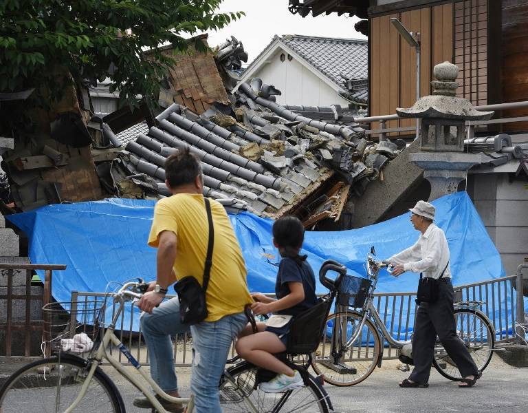 Tres muertos tras potente sismo en el oeste de Japón