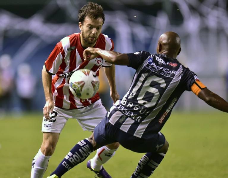 Sudamericana: Emelec venció 2-1 a River Plate de Uruguay