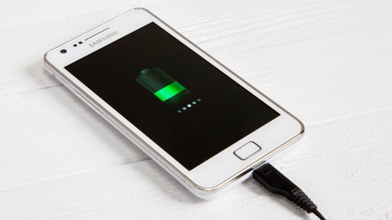 La forma más eficiente de cargar correctamente la batería de tu celular