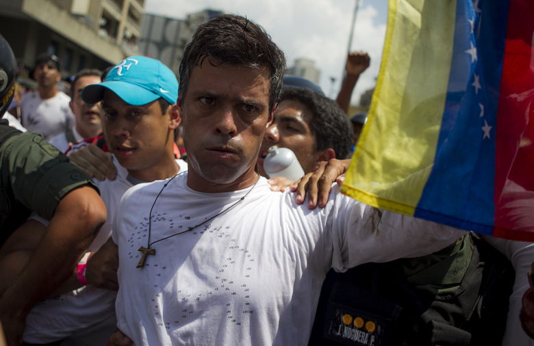 Políticos y organizaciones rechazan condena contra Leopoldo López