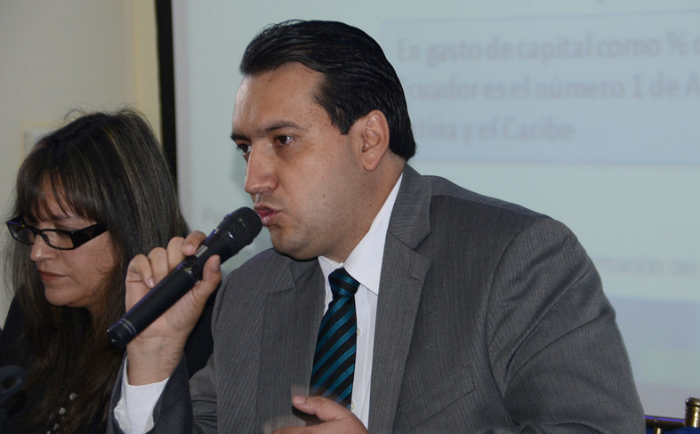 Ministro dice que S&amp;P y FMI confirman buen manejo de la economía de Ecuador