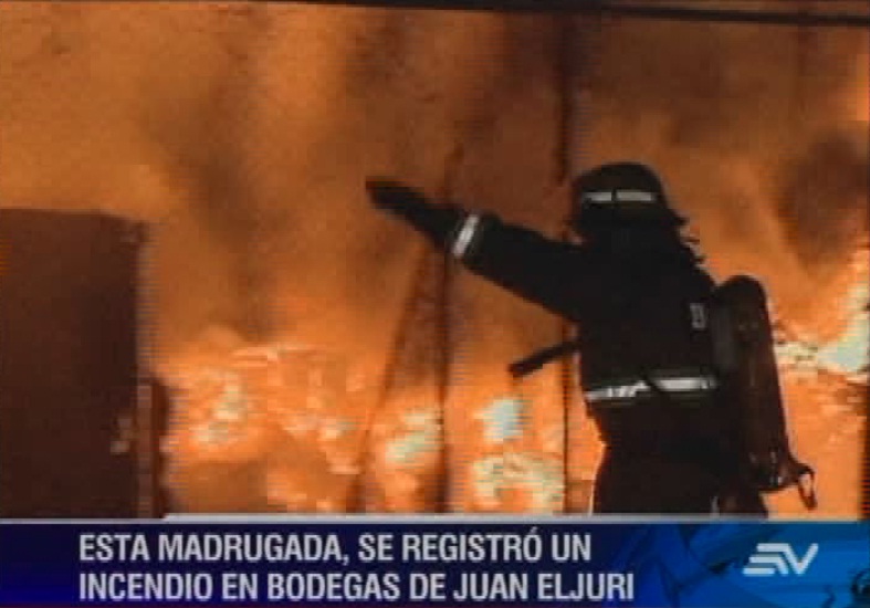 Incendio en bodegas de almacén en Guayaquil dejó $6 millones en pérdidas