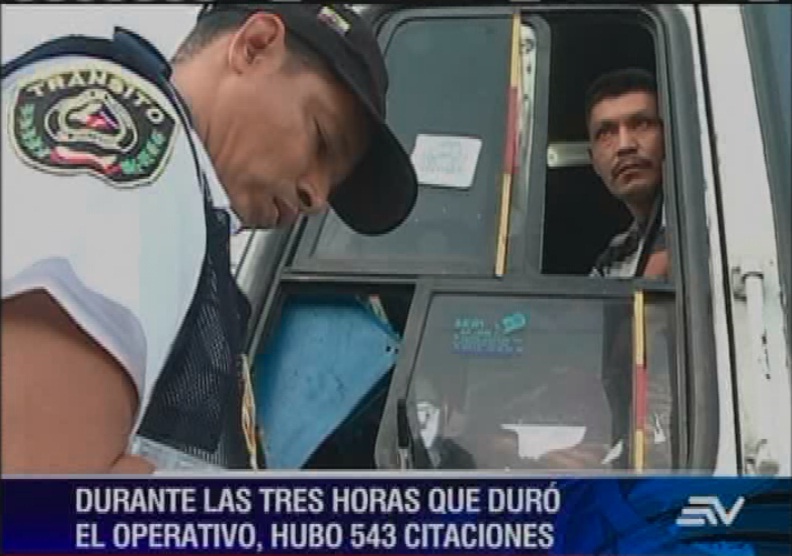 Más de 500 citaciones de tránsito en mediodía de operativos en Guayaquil