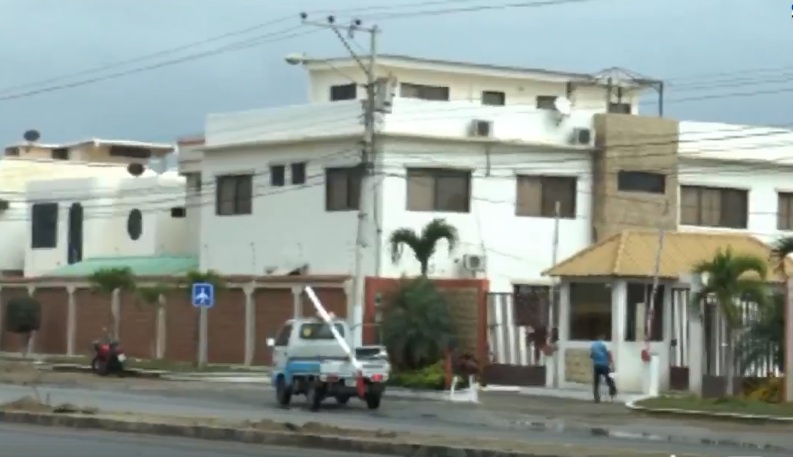 Antisociales roban domicilio de alcalde de Santa Elena