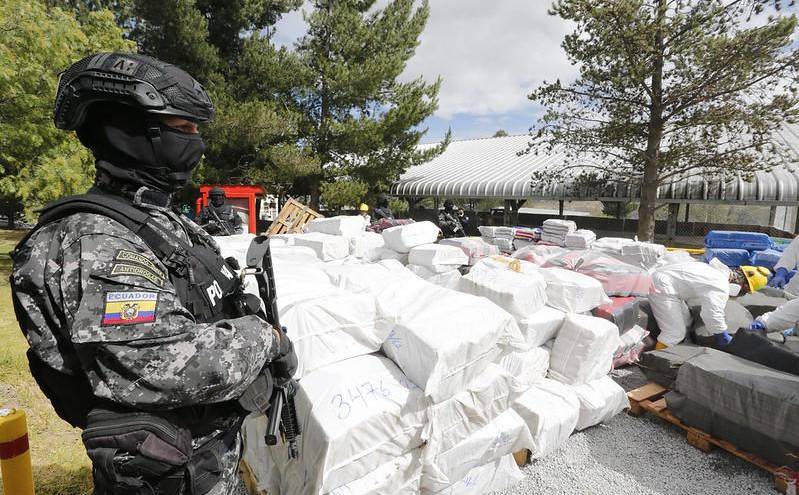 Imagen proporcionada por la Presidencia de Ecuador sobre la destrucción de droga.