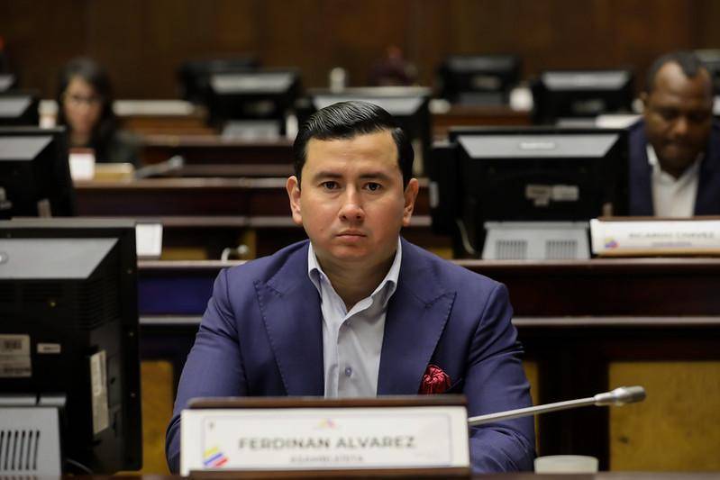 Ferdinan Álvarez, asambleísta electo, anunció su desafiliación de la Revolución Ciudadana