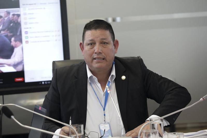 El Partido Social Cristiano y aliados desvinculó de su bancada al asambleísta Guido Vargas