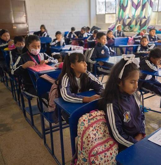 Foto de estudiantes de la Unidad Educativa Juan de Salinas de Sangolquí, Pichincha. Foto tomada el 24 de enero de 2024.