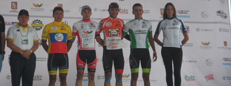 Ecuatoriano Caicedo líder de Vuelta de la Juventud de Colombia