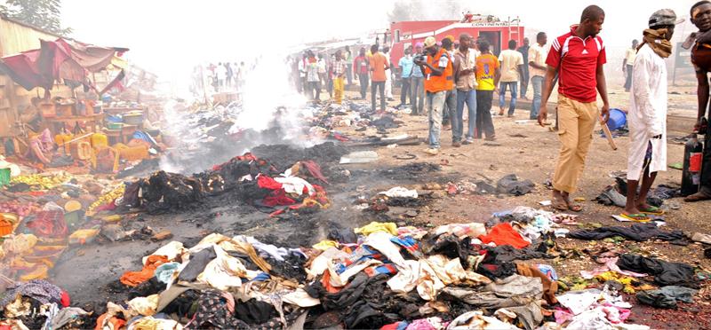Suben a 118 los muertos por explosión de coches bomba en Nigeria
