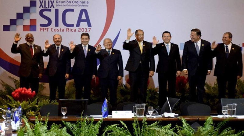 Presidentes centroamericanos se reúnen en Panamá para discutir situación en Honduras