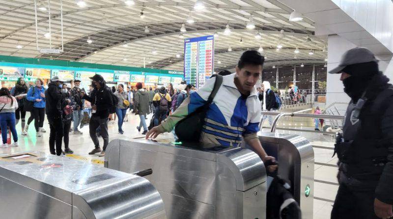 Quito: más de 27 000 personas viajaron en el primer día de feriado desde las terminales