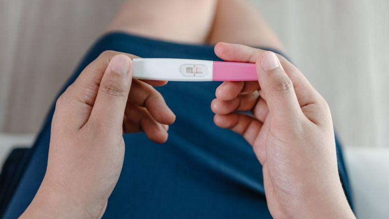 Por qué muchas mujeres esperan hasta la semana 12 para anunciar su embarazo