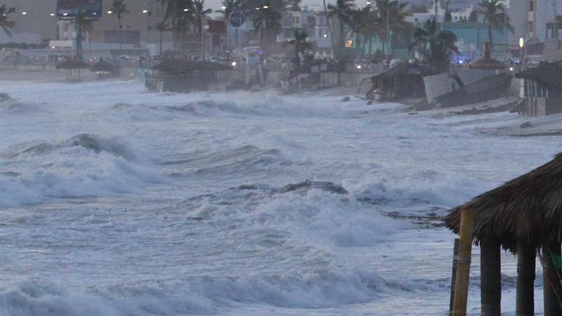 Huracán Norbert se fortalece a categoría 3 en Pacífico mexicano