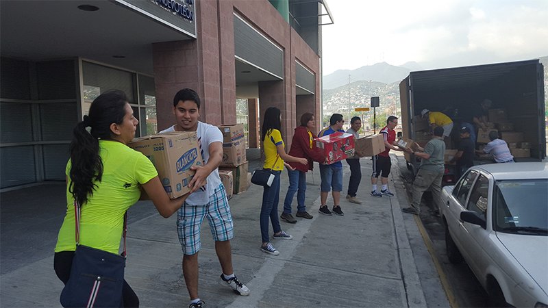 México envía a Ecuador nueva carga con 15 toneladas de ayuda por el terremoto