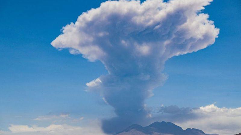 Volcán Láscar: la columna de humo de 6.000 metros que llevó a las autoridades a decretar la alerta amarilla en Chile