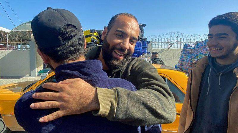 Hamás libera a rehenes tras comenzar la tregua de cuatro días con Israel en Gaza