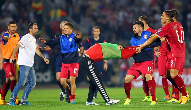 Eurocopa: Suspendido el partido entre Serbia y Albania por incidentes