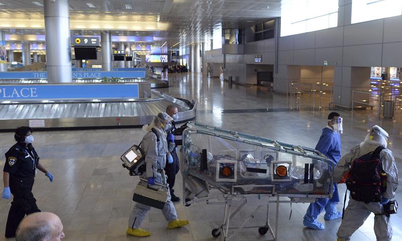 El miedo al ébola del personal de equipajes deja en tierra más de 250 maletas