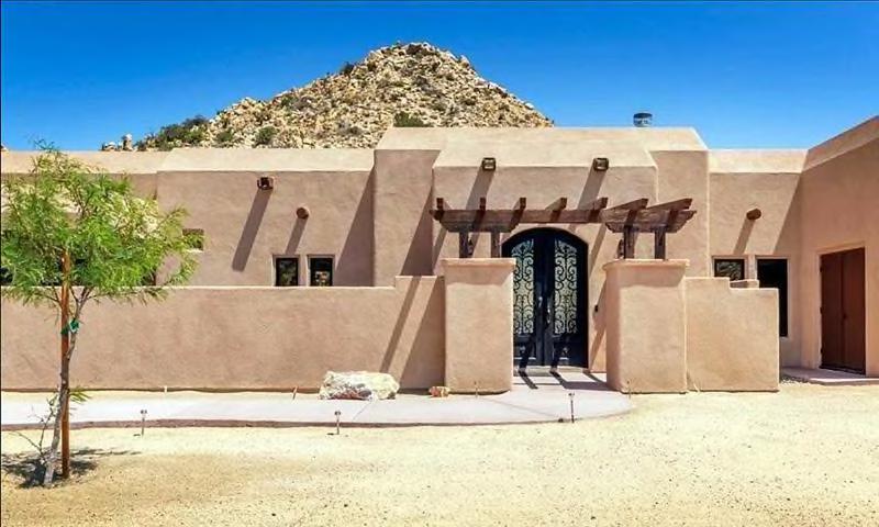 Imágenes de la mansión de Amber Heard en el desierto de California.