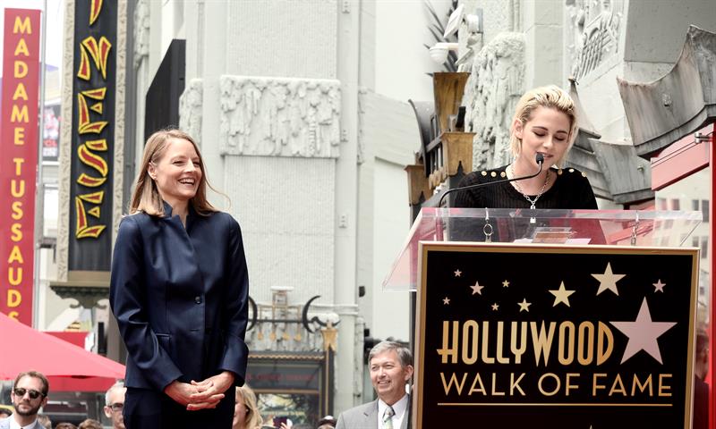 Jodie Foster recibe estrella en Paseo de la Fama de Hollywood
